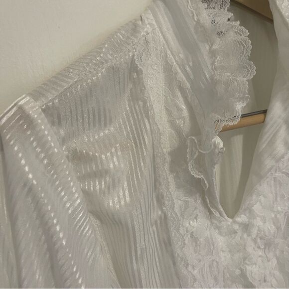 Vintage Mass Appeal Blouse Shimmer White US Large Ruffle Victorian Lace Dramatic - Picture 9 of 13